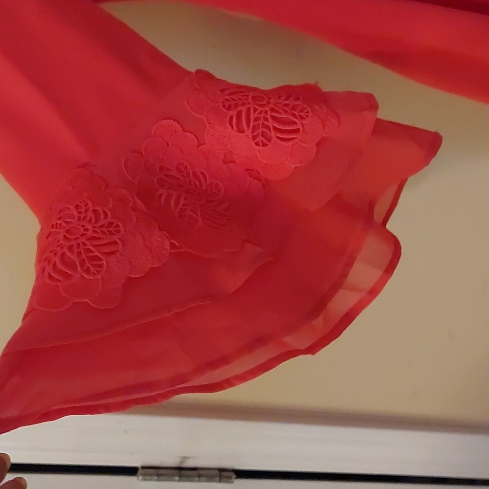 Dresses - Picture 3 of 5